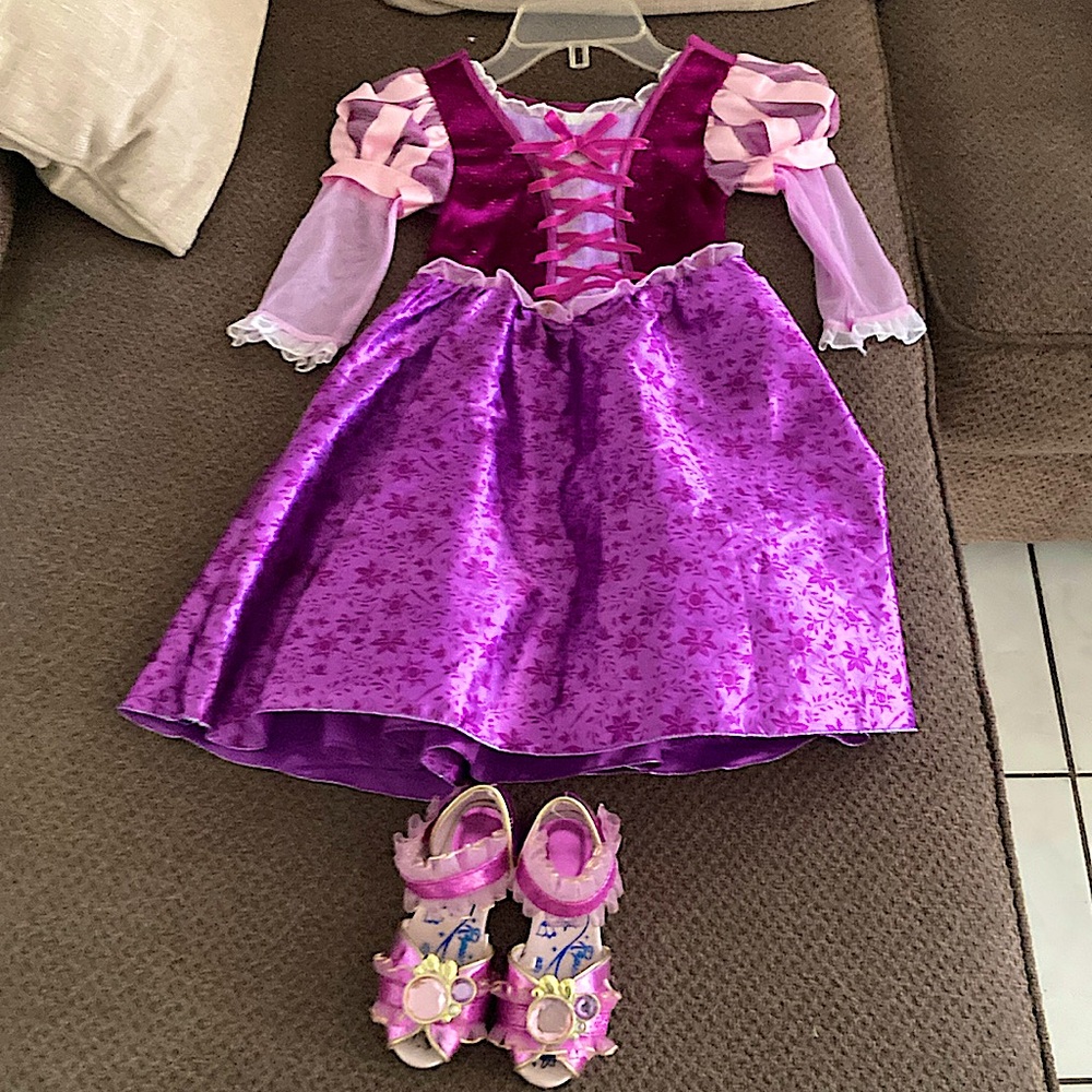 Tangled Halloween costume, with shoes.